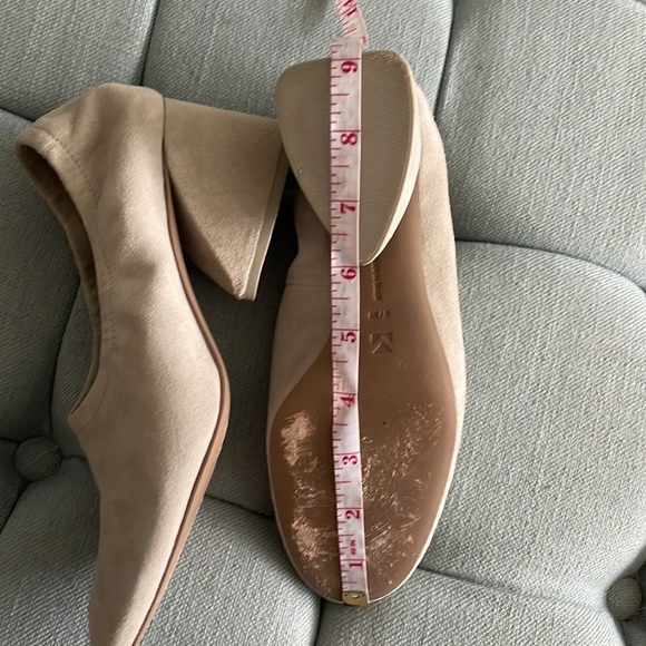 Mercedes Castillo Suede Emilia Mid Heels - Picture 12 of 16